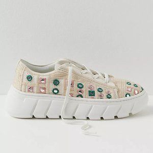 🎉🎉 FREE PEOPLE Catch Me If You Can Crochet Sneakers / White Mirror Sz 39